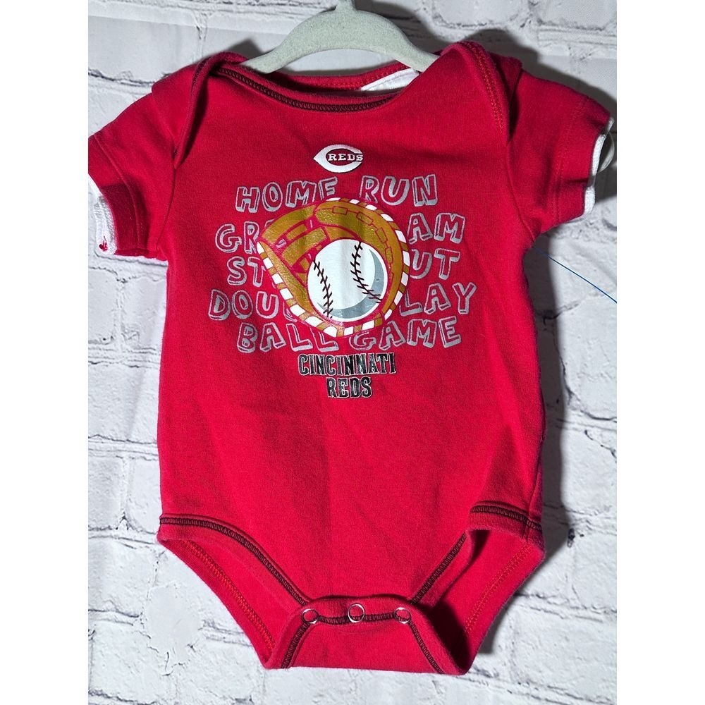 Team Athletics Cincinnati Reds MLB Baby Bodysuit Red 0-3 Months Baseball Onesie